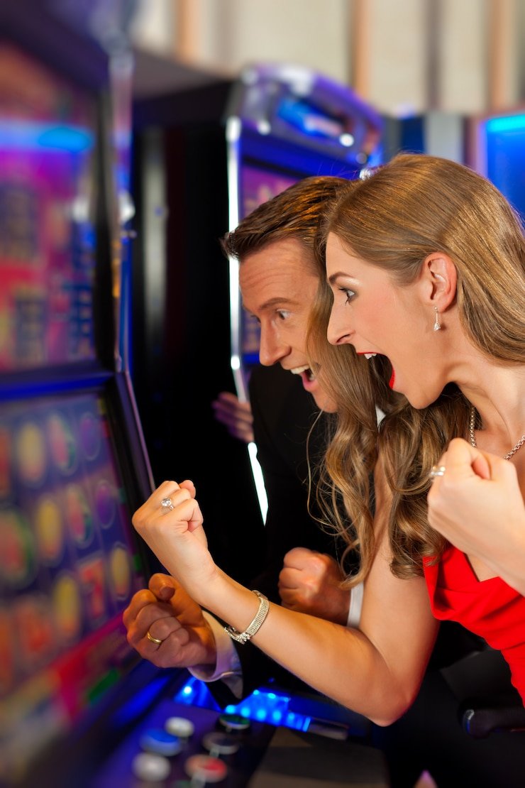 Tampilan meja Texas Poker di platform akg togel dengan kartu komunitas dan chip pemain